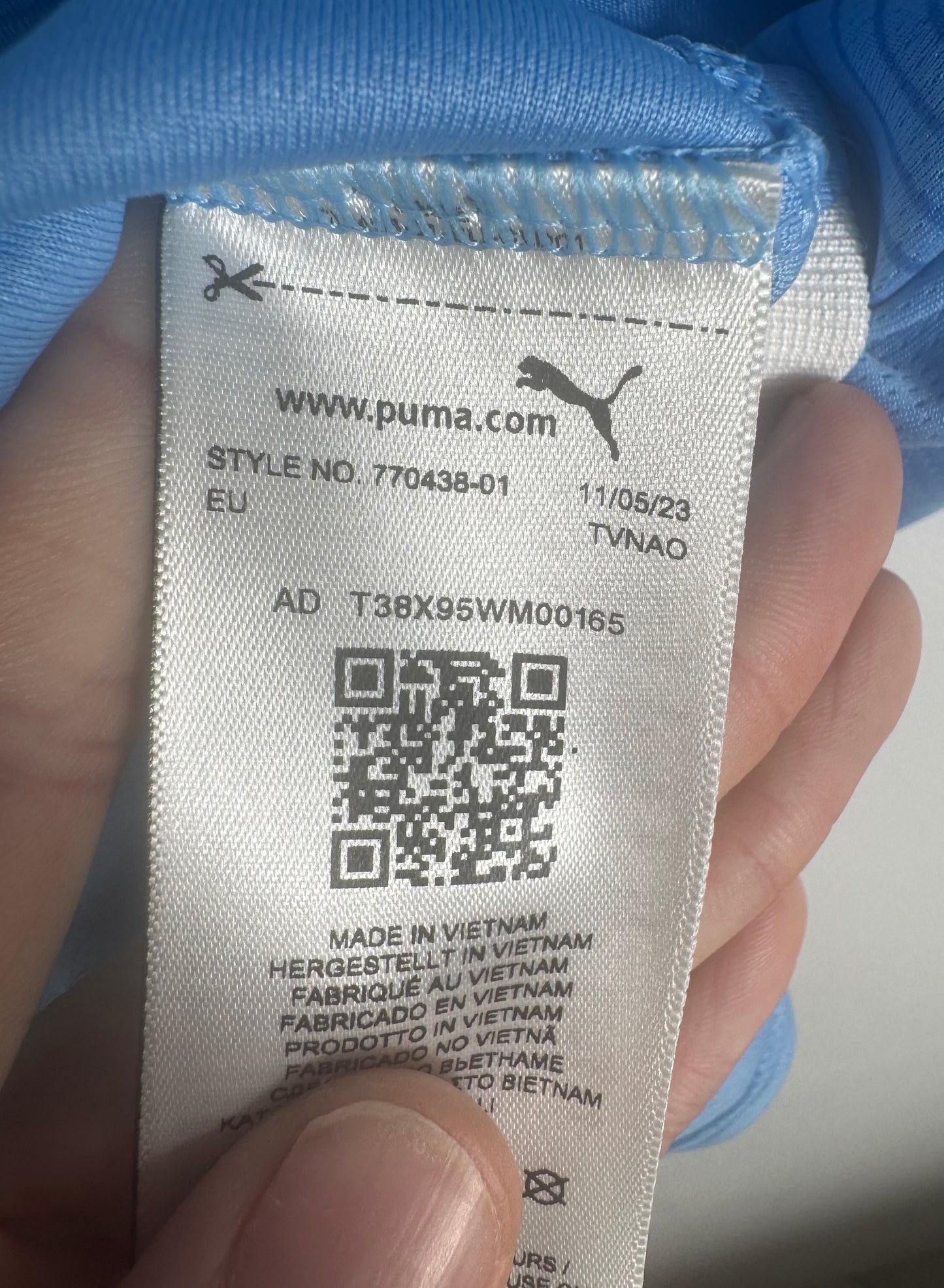 Étiquette interne code authenticité Puma 770438-01 maillot Haaland.