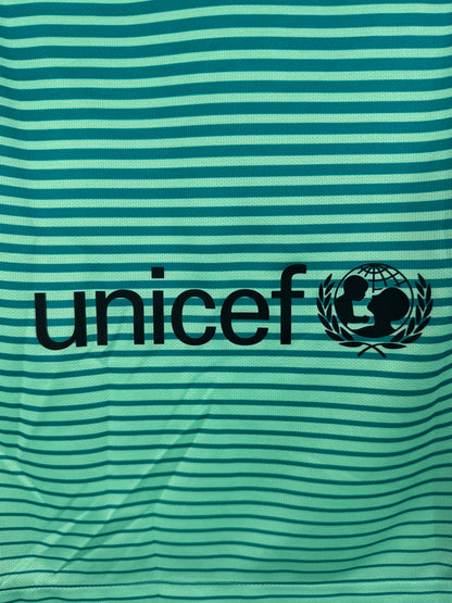 fc-barcelone-2016-2017-third-flocage-dos
