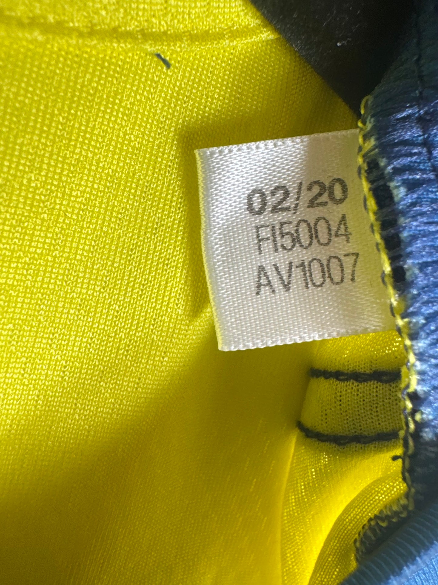 Étiquette d'authenticité officielle et code produit certifié - Maillot Juventus 2020-2021 Gardien Buffon N°77