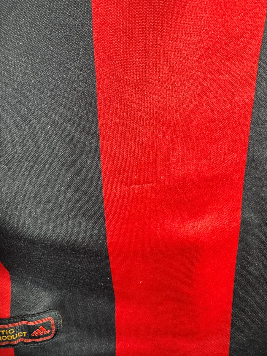 Détail usure légère du tissu AC Milan 2000-2001