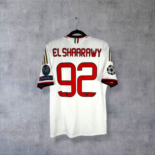 Dos du maillot AC Milan 2013-2014 extérieur blanc avec flocage El Shaarawy N°92, badge 7 titres UEFA et patch RESPECT