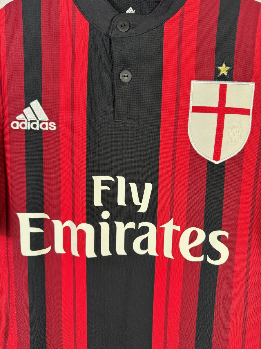 Blason croix de la ville de Milan, logo adidas et Fly Emirates, maillot AC Milan domicile 2014-2015