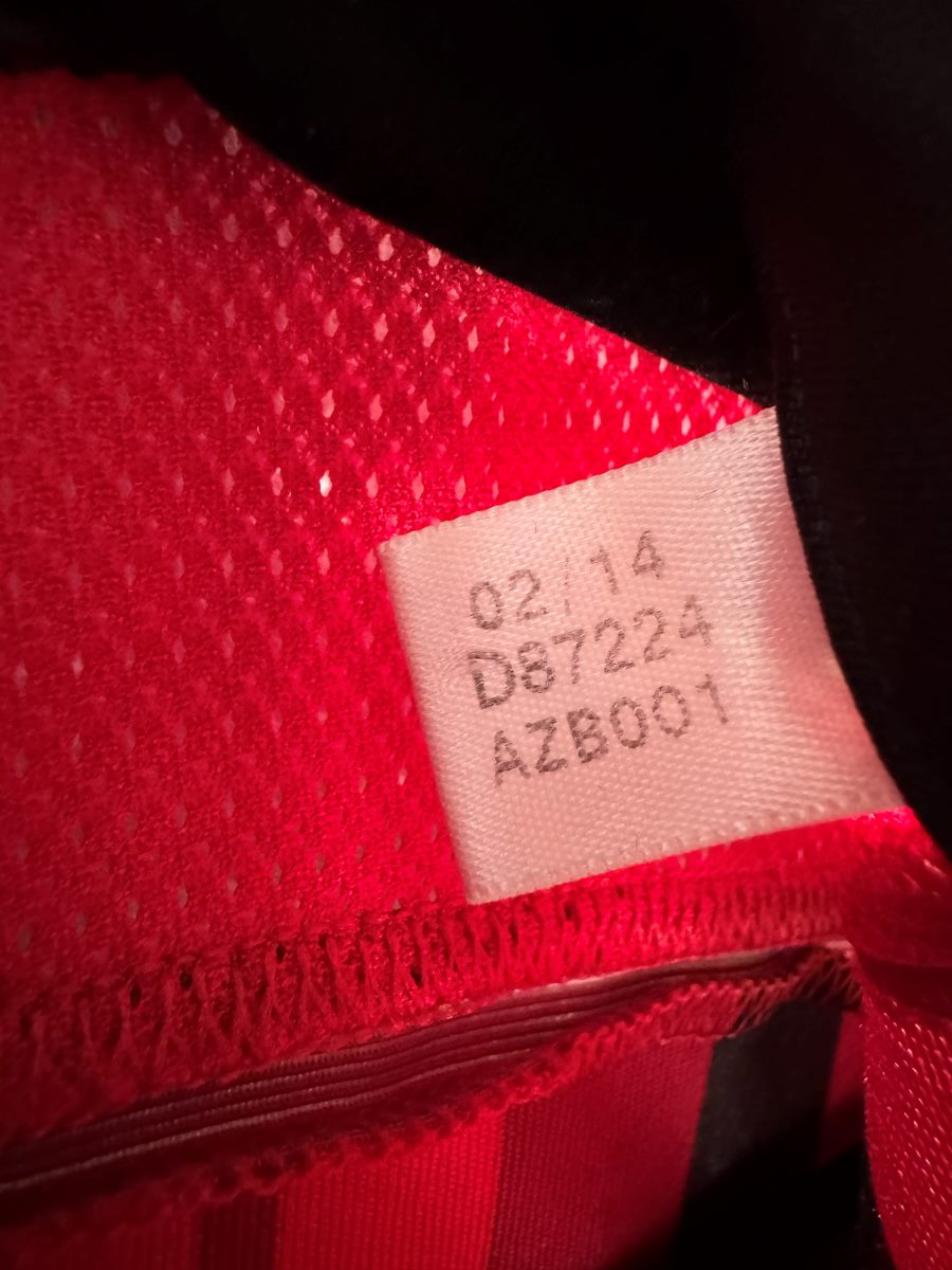 Étiquette adidas 02/14 référence D87224, maillot AC Milan domicile 2014-2015 Honda