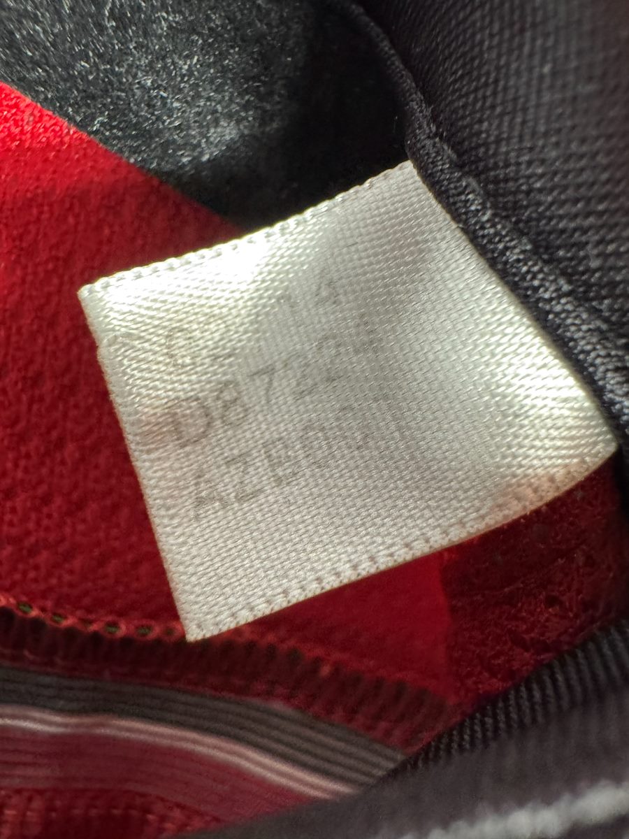 Étiquette adidas d'origine et code d'authenticité D87224 du maillot AC Milan 2014-2015
