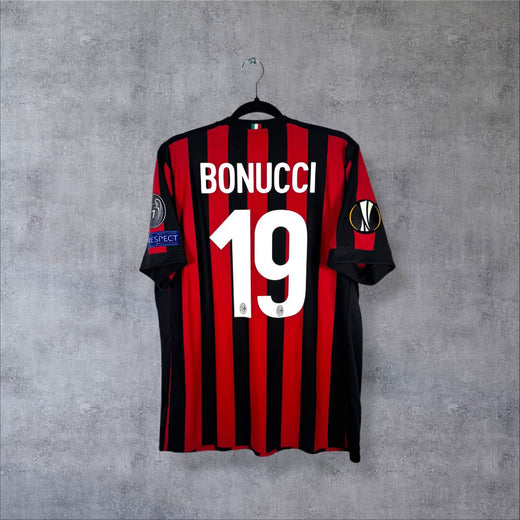 Maillot AC Milan 2017-2018 Domicile - Bonucci N°19 (L)