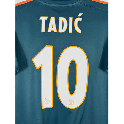 Détail de la typographie du flocage sur le numéro 10 de Dusan Tadic