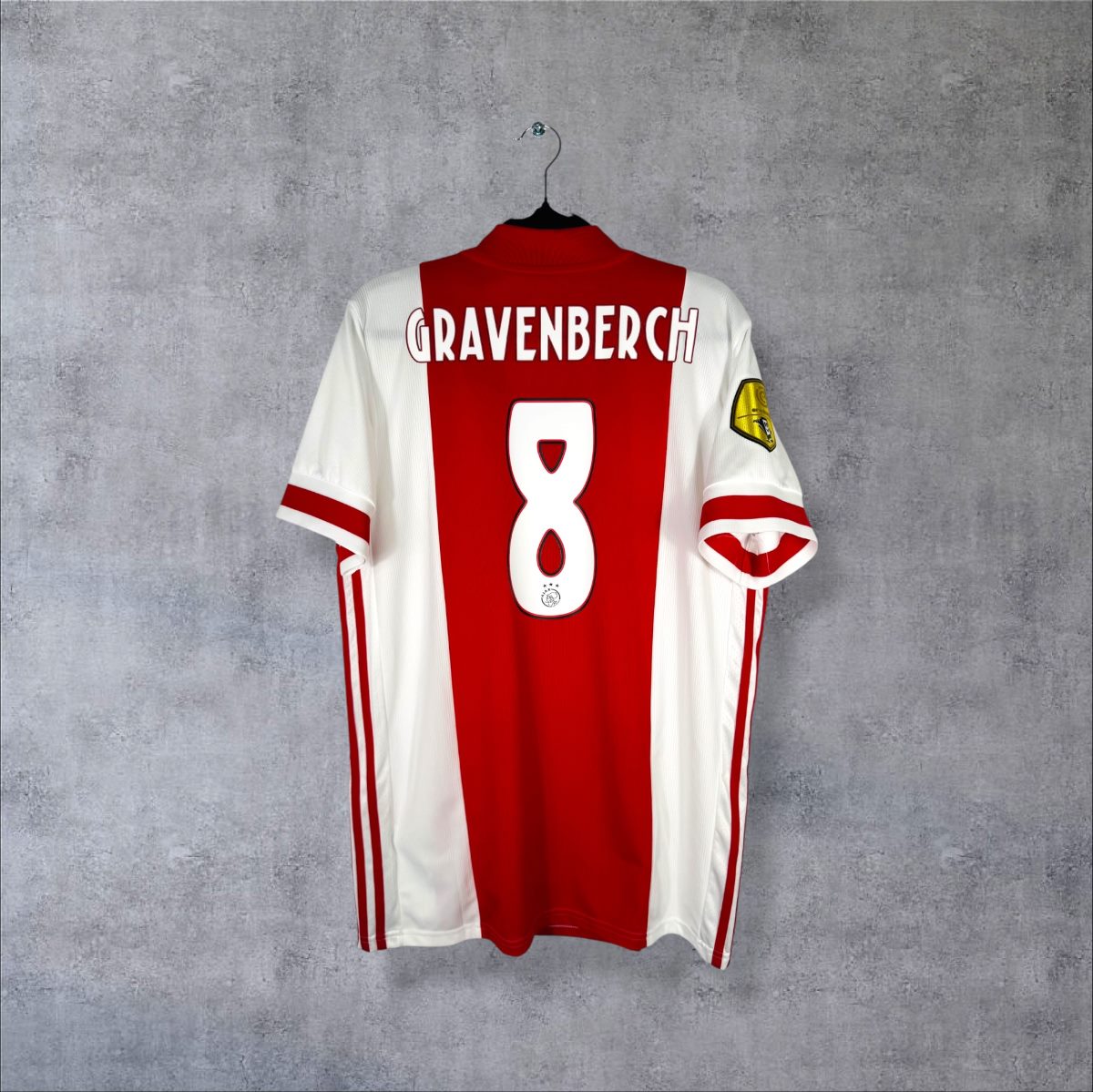 Dos du maillot Ajax Amsterdam 2020-2021 domicile avec le flocage GRAVENBERCH N°8 et le patch doré de champion