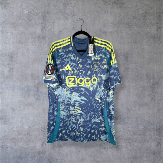 Face du maillot Ajax 2024-2025 extérieur adidas neuf avec étiquettes, sponsor Ziggo et patch Europa League