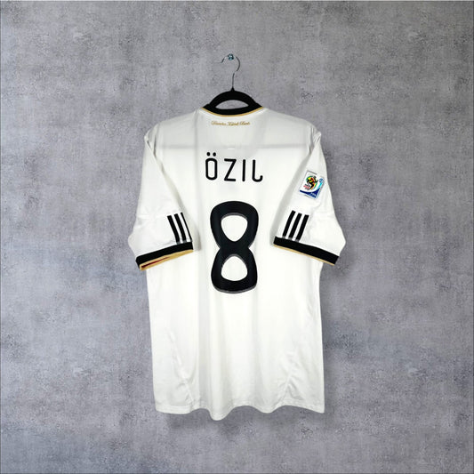 Flocage Özil numéro 8 sur maillot Allemagne 2010 Domicile