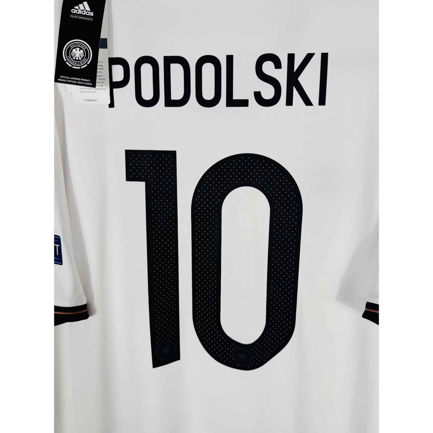 Détail des étiquettes neuves d'origine (BNWT) sur le maillot de l'Allemagne