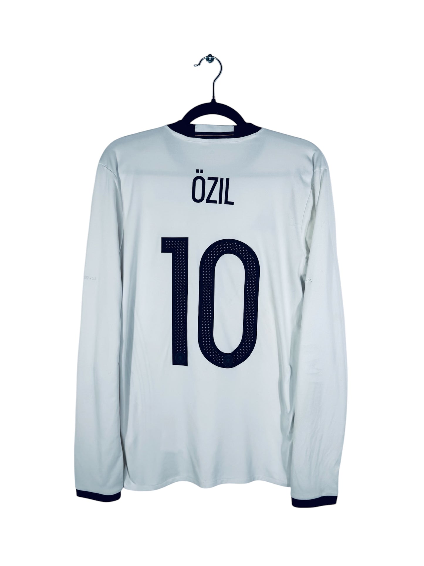 Maillot Allemagne 2016-2017 Domicile Adidas - Vue arrière flocage Ozil N°10, taille S, couleur blanc.