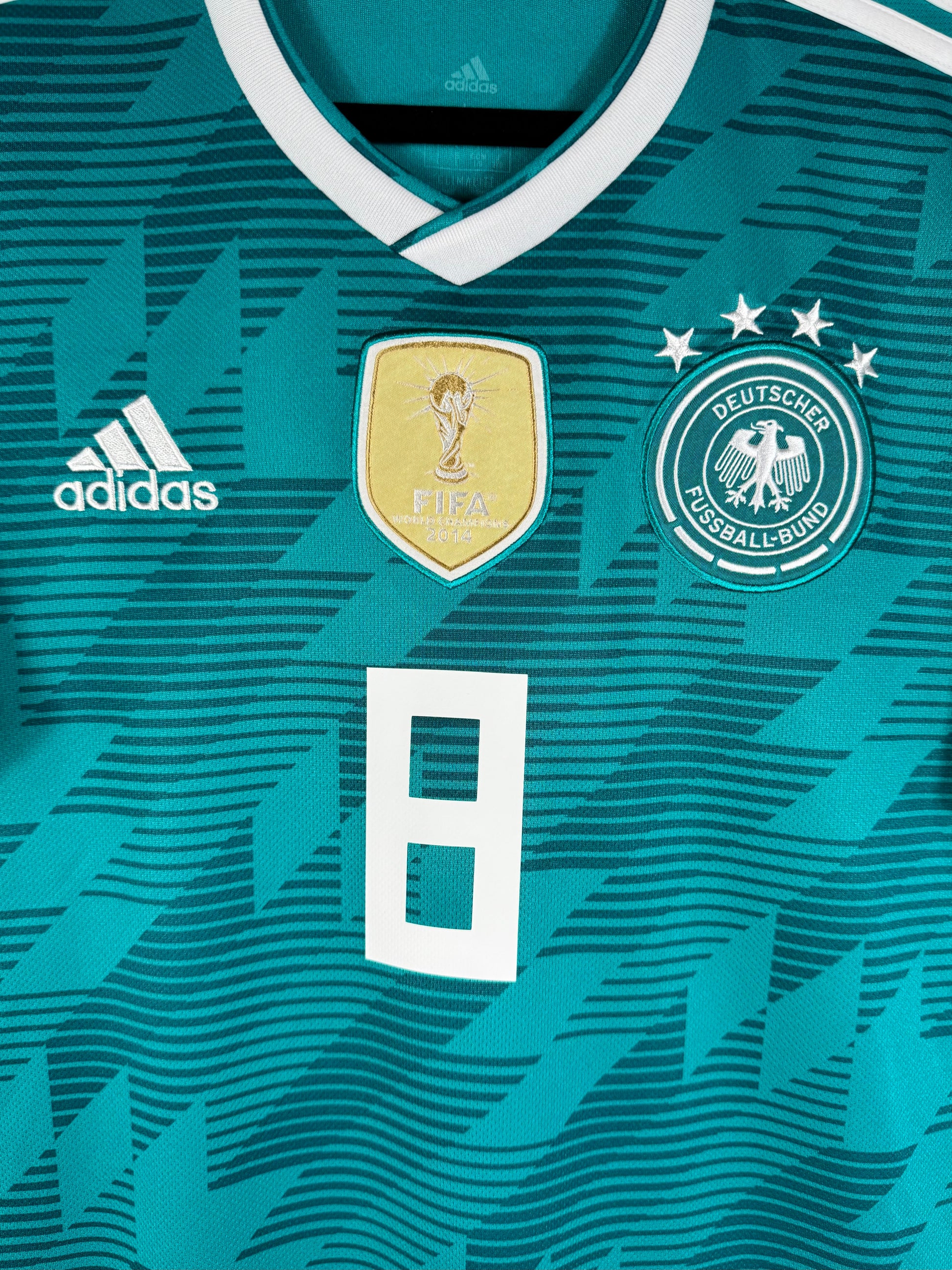 Détail de l'écusson de l'Allemagne et du logo Adidas