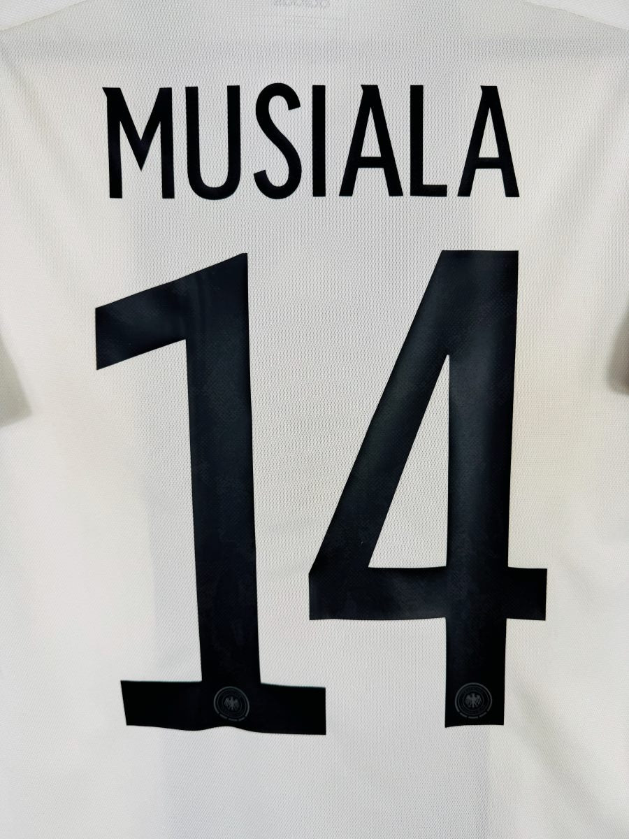 Détail flocage Musiala 14, maillot Allemagne domicile 2022-2023