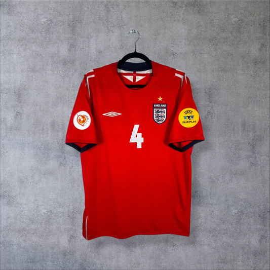 Maillot Angleterre Euro 2004 Extérieur authentifié flocage Gerrard N°8 taille M Umbro