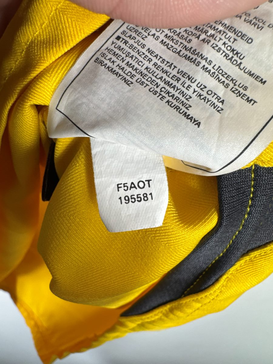 Étiquette intérieure Nike d'origine du maillot Arsenal 2005-2006 extérieur, code 195581
