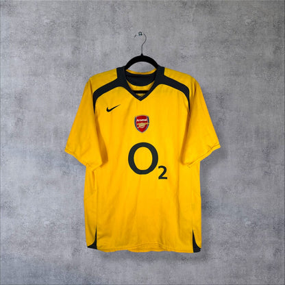 Face du maillot Arsenal 2005-2006 extérieur jaune Nike avec sponsor O2 et écusson brodé