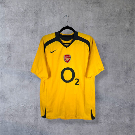 Face du maillot Arsenal 2005-2006 extérieur jaune Nike avec sponsor O2 et écusson brodé