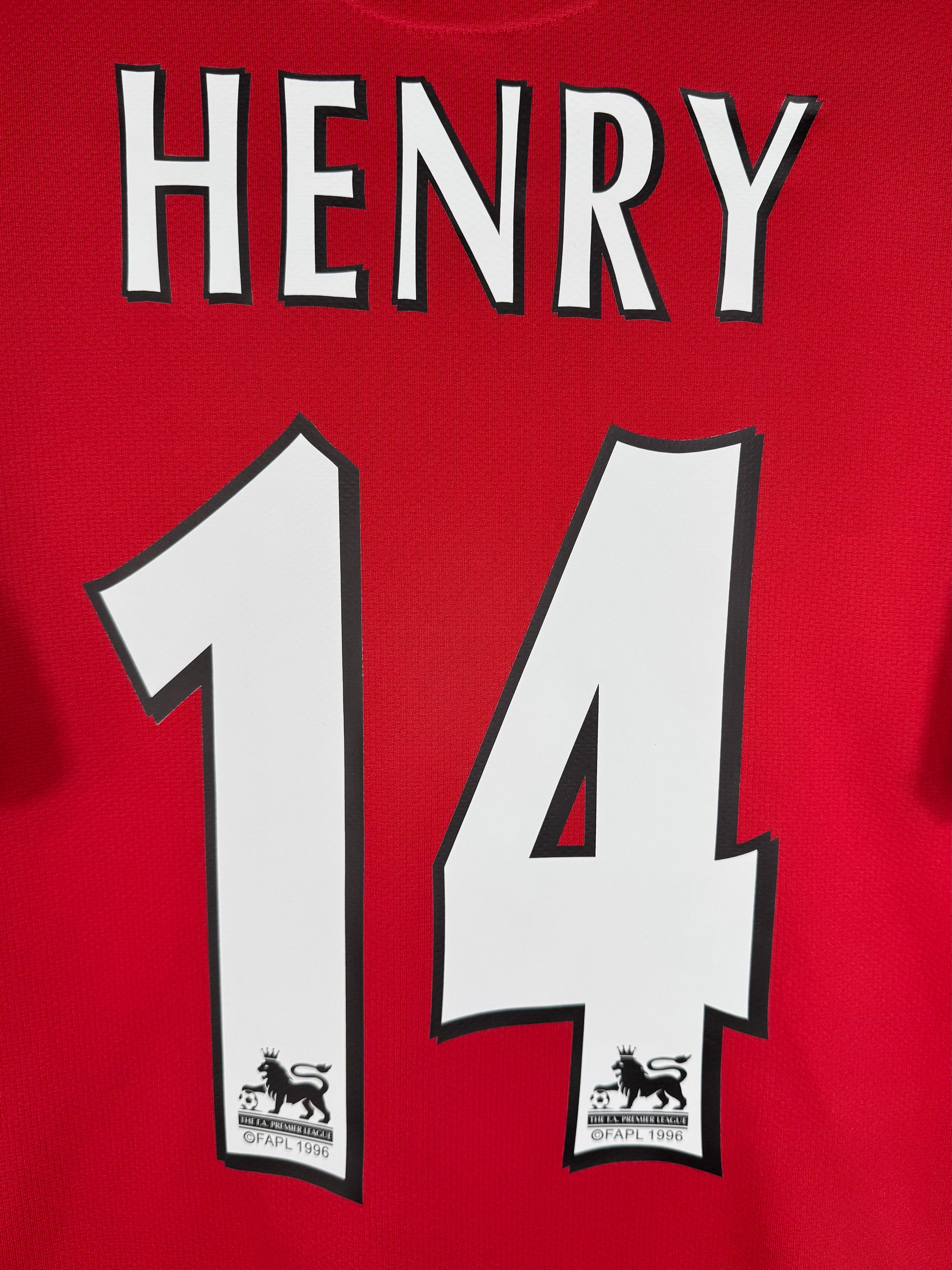 Détail de la typographie du flocage sur le numéro 14 de Thierry Henry