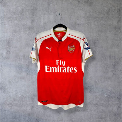 Maillot Arsenal domicile 2015-2016 Puma de face, sponsor Fly Emirates
