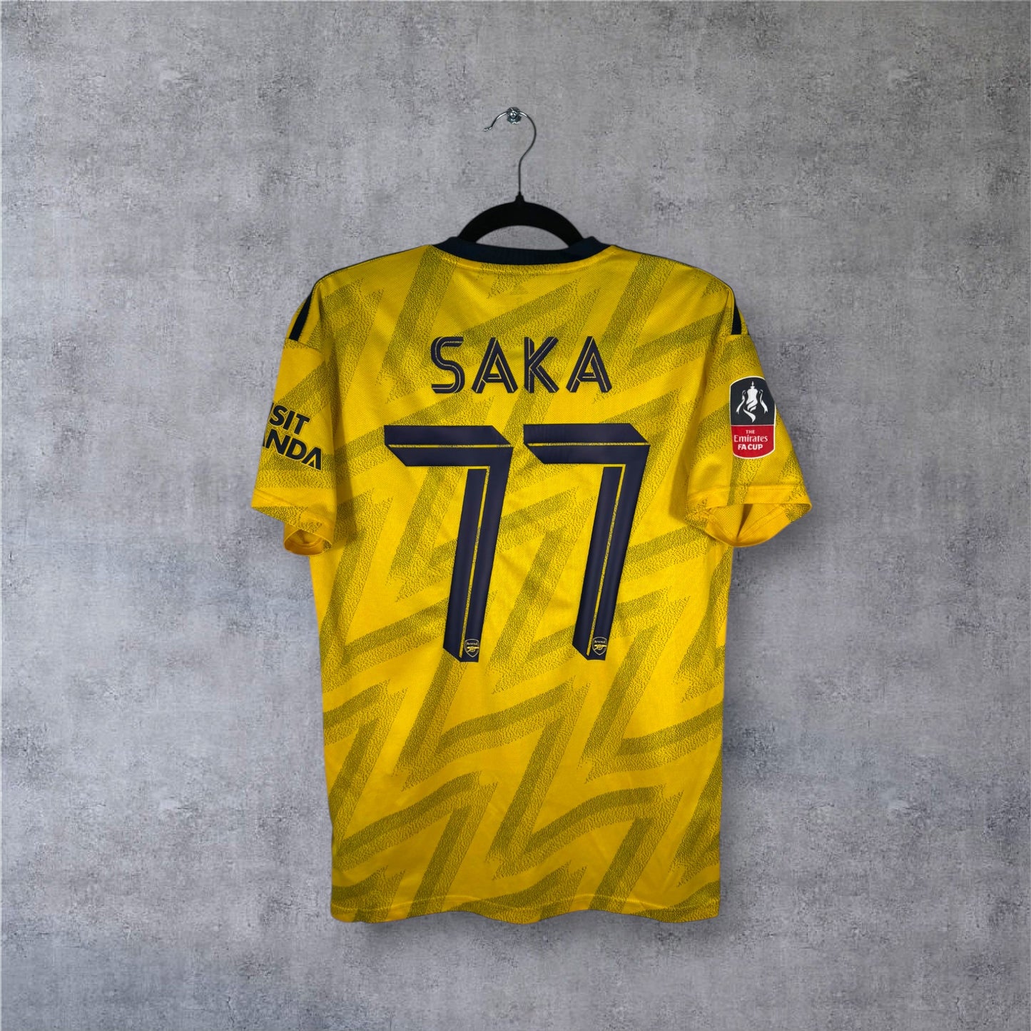 Flocage Saka numéro 77 sur maillot Arsenal 2019-2020 Extérieur Bruised Banana