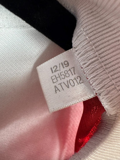 Étiquette adidas code EH5817 date 12/19, maillot Arsenal domicile 2020-2021