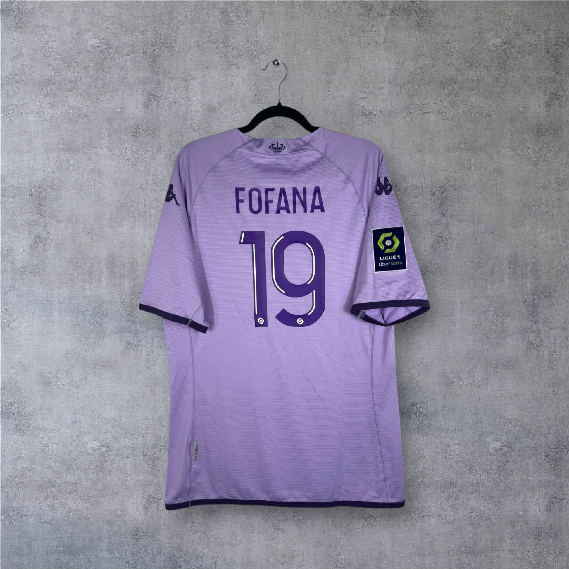 Dos du maillot Monaco violet Player Version avec flocage FOFANA 19 et patch Ligue 1.