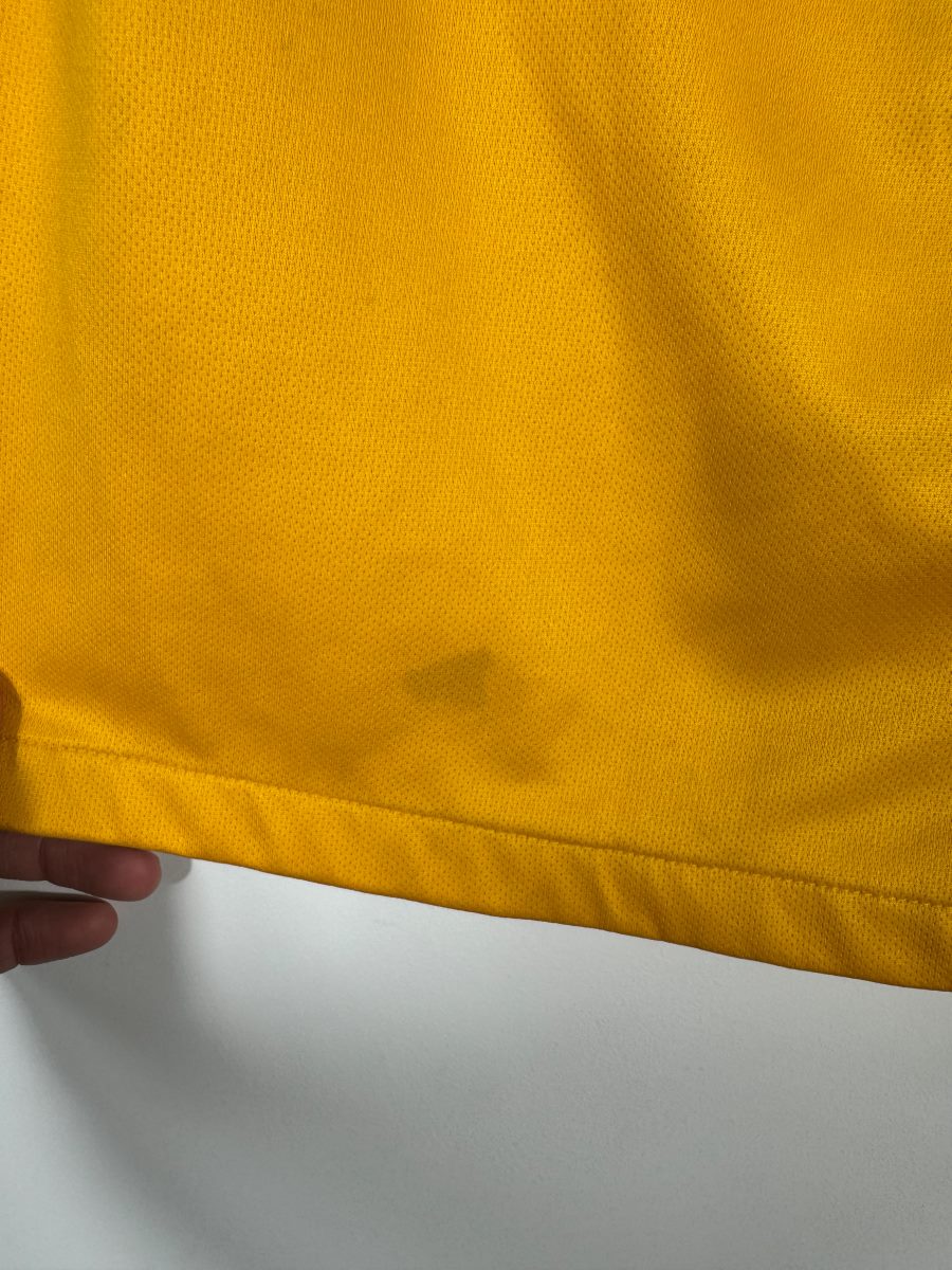 Tache claire en bas du dos du maillot AS Roma 2018-2019 third