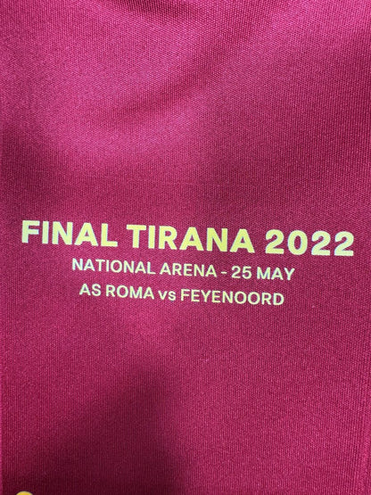 Marquage Final Tirana 2022 AS Roma vs Feyenoord sur le maillot AS Roma 2021-2022