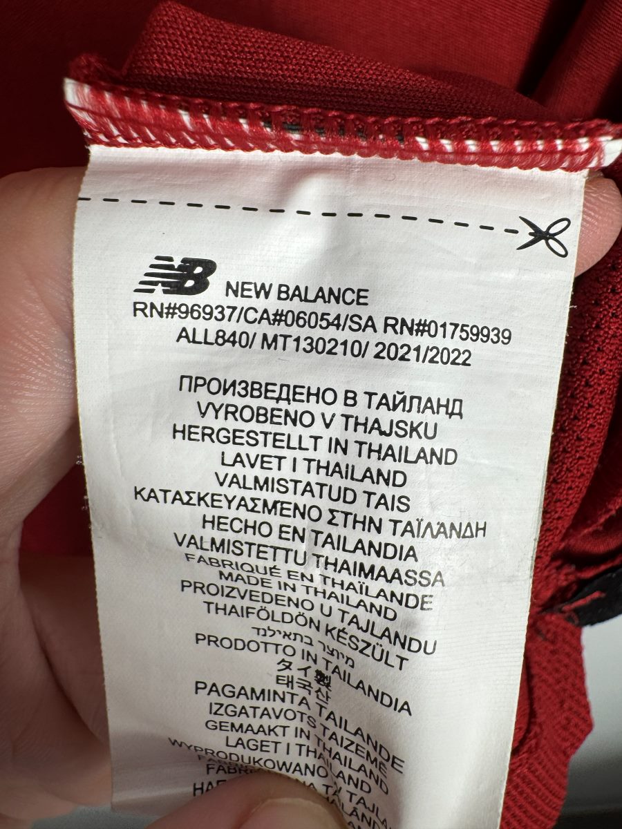 Étiquette New Balance MT130210 saison 2021/2022 du maillot AS Roma domicile