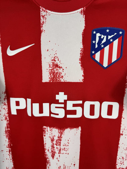 Écusson Atlético Madrid, swoosh Nike et sponsor Plus500, maillot domicile 2021-2022