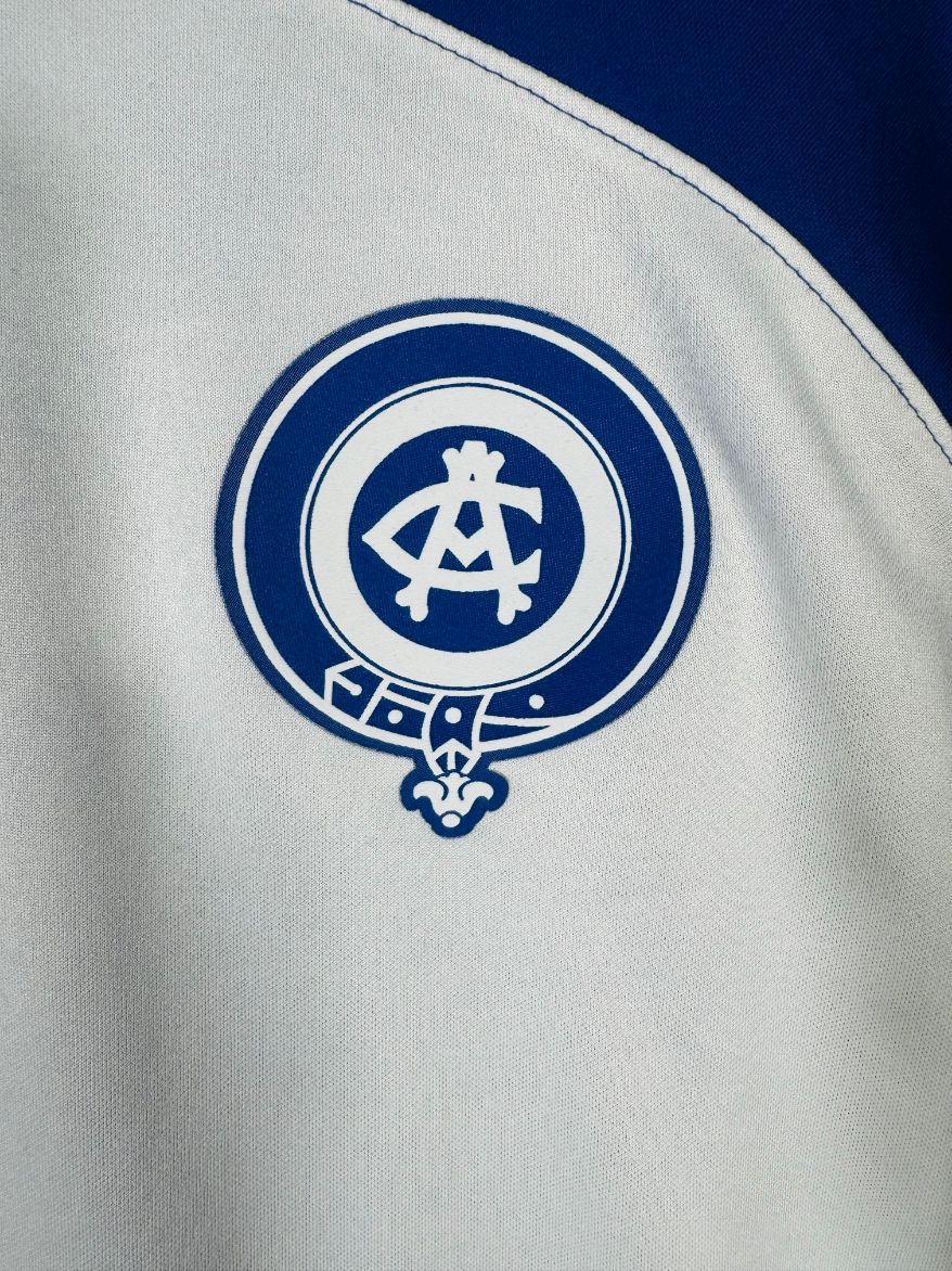 Détail de la typographie du flocage sur le numéro 8 d'Antoine Griezmann
