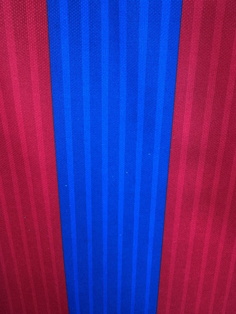 Défaut micro bouloches maillot Barcelone Neymar 2016-2017