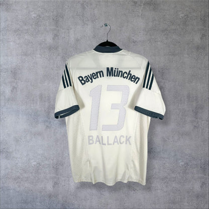 Maillot Bayern Munich 2002-2003 extérieur Ballack 13 vu de dos