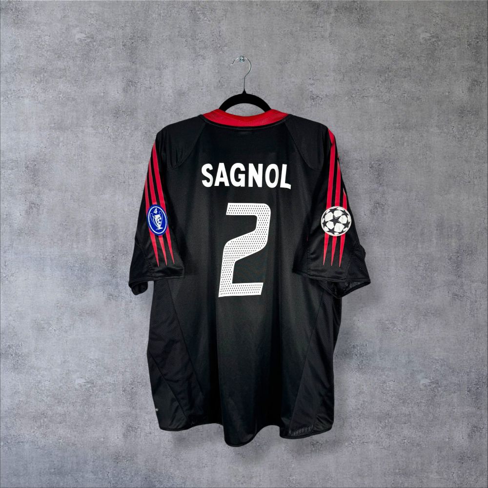Dos du maillot Bayern Munich 2004-2005 Third noir avec flocage Sagnol N°2 et patch UEFA Champions League authentique