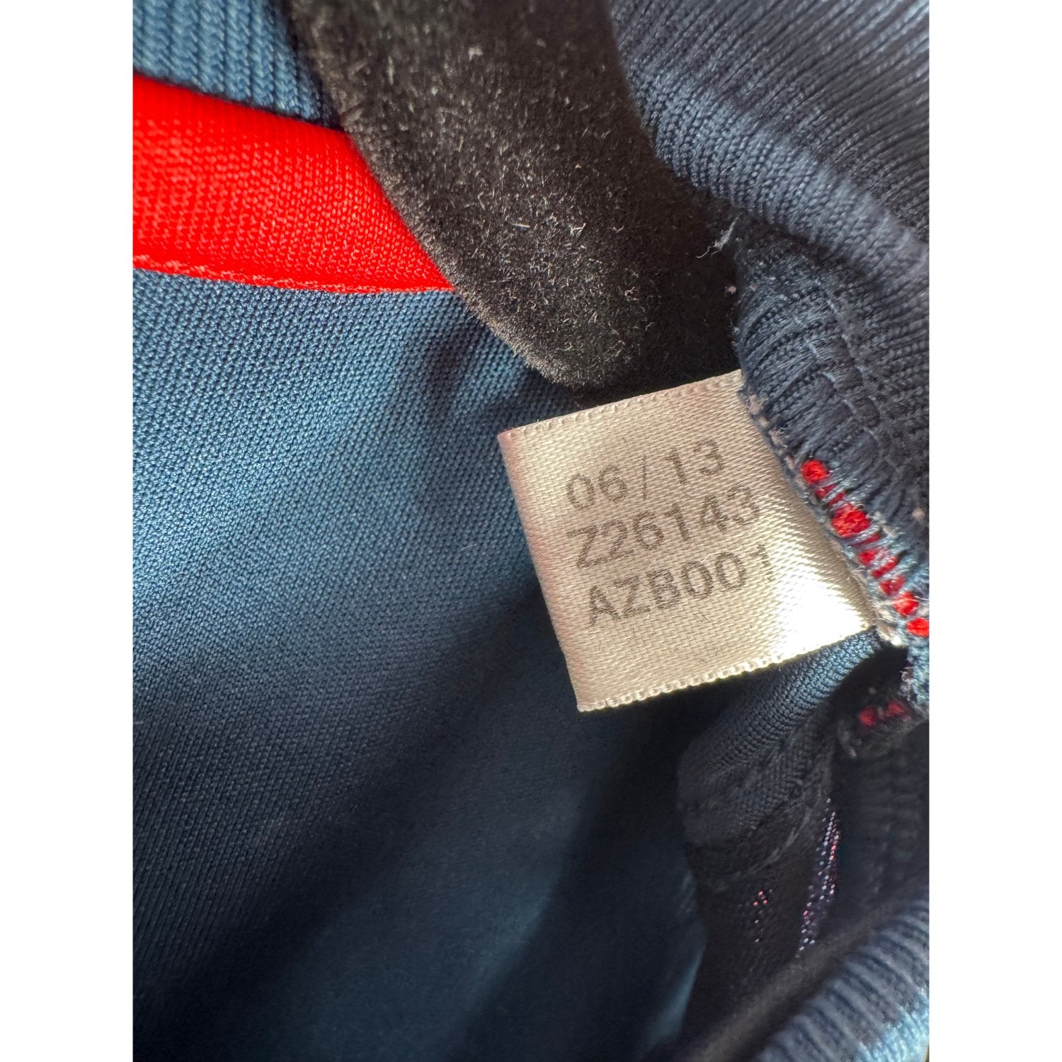 Étiquette d'authenticité avec code Adidas Z26143 prouvant l'originalité du maillot