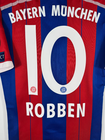 Détail de la typographie du flocage sur le numéro 10 d'Arjen Robben