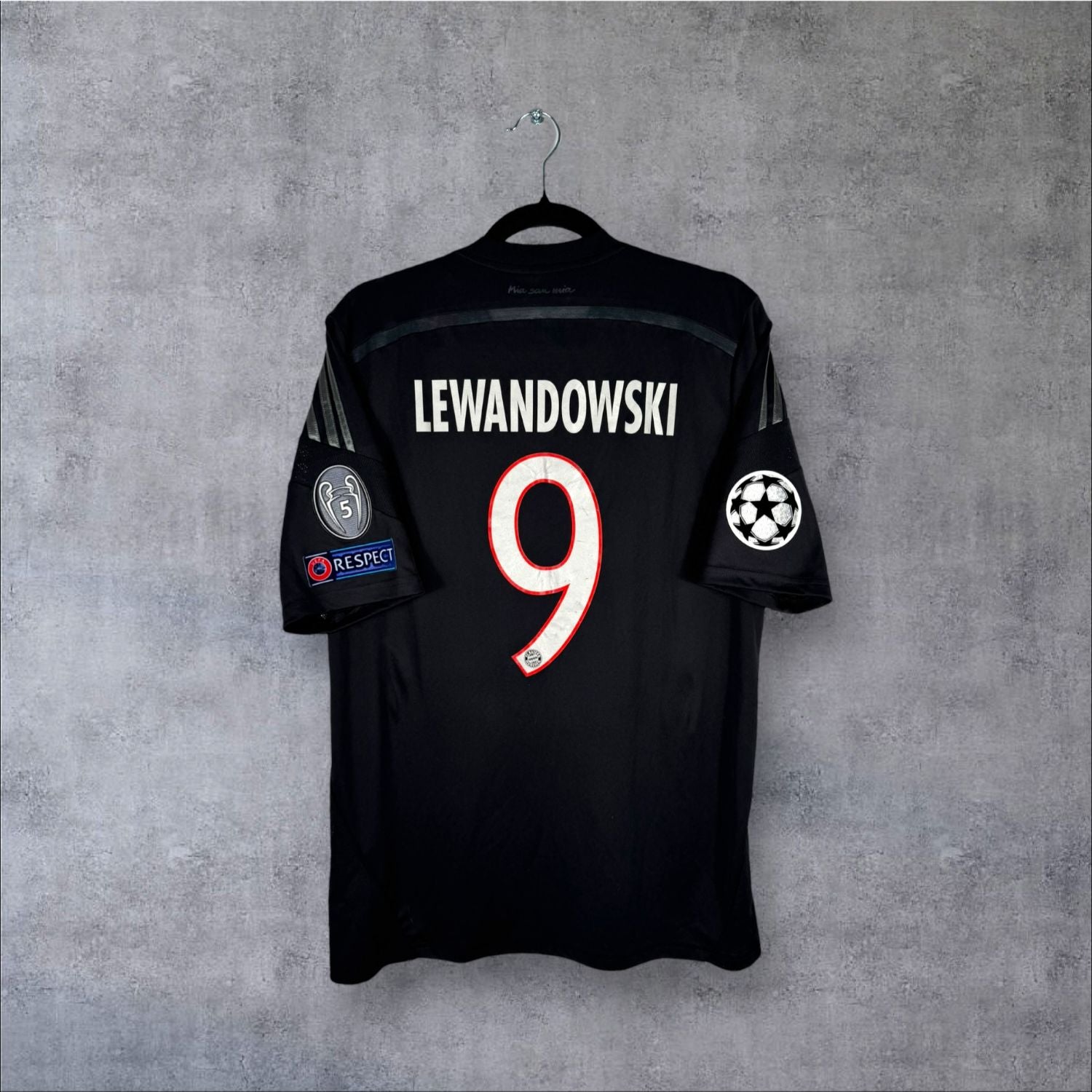 Flocage Lewandowski numéro 9 sur maillot Bayern Munich 2014-2015 Third