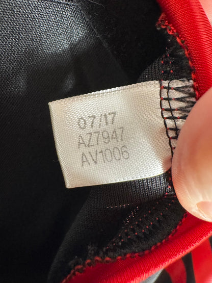 Étiquette d'authenticité avec code Adidas AZ7947 prouvant l'originalité du maillot