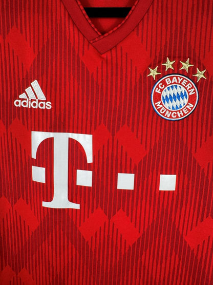 Écusson brodé FC Bayern München et quatre étoiles, logo adidas et sponsor Telekom, maillot domicile 2018-2019