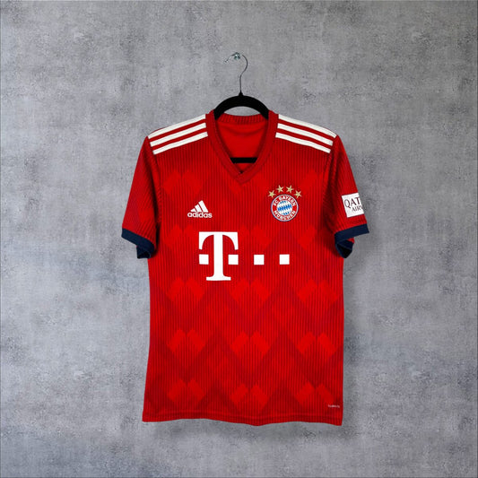 Maillot Bayern Munich domicile 2018-2019 adidas de face, sponsor Telekom et Qatar Airways sur la manche