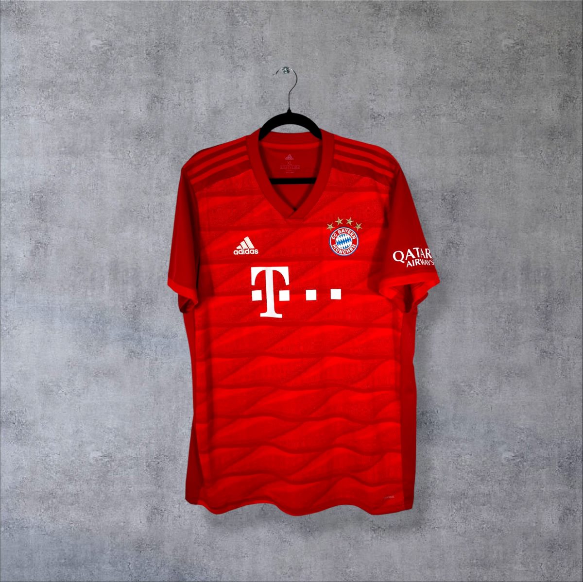 Face du maillot Bayern Munich 2019-2020 domicile adidas avec sponsors Telekom et Qatar Airways