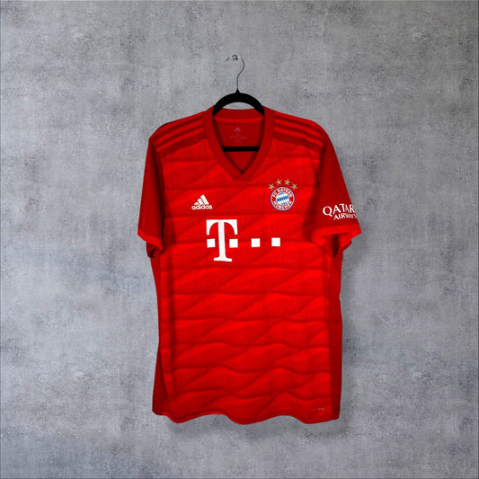 Face du maillot Bayern Munich 2019-2020 domicile adidas avec sponsors Telekom et Qatar Airways