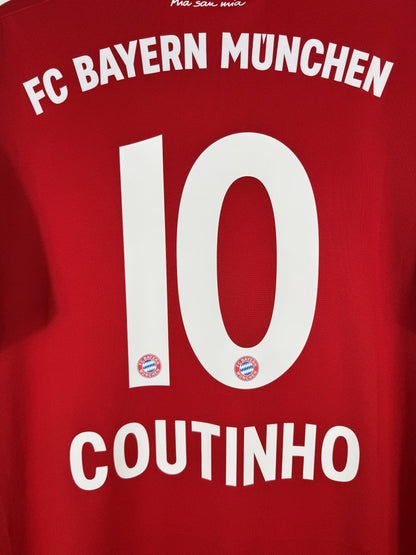 Gros plan du flocage Coutinho N°10 et de la devise Mia san mia sur le maillot Bayern Munich 2019-2020
