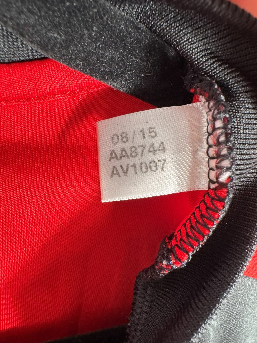 Étiquette adidas du maillot Belgique 2016 domicile, référence AA8744 et date de production 08/15