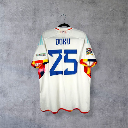 Maillot Belgique 2022-2023 extérieur blanc dos flocage Doku N°25 mention LOVE au col