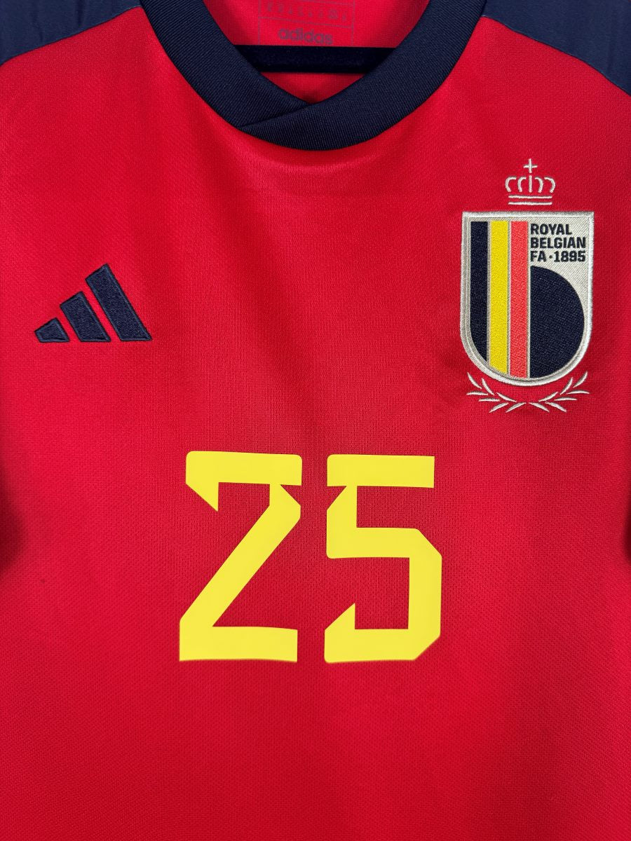Écusson brodé Royal Belgian FA avec couronne et col noir du maillot Belgique 2022