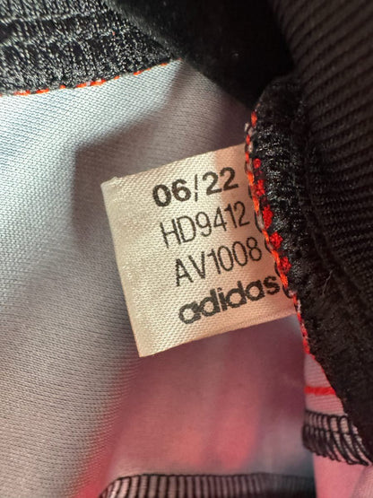 Étiquette Adidas d'origine 06/22 référence HD9412 du maillot Belgique 2022