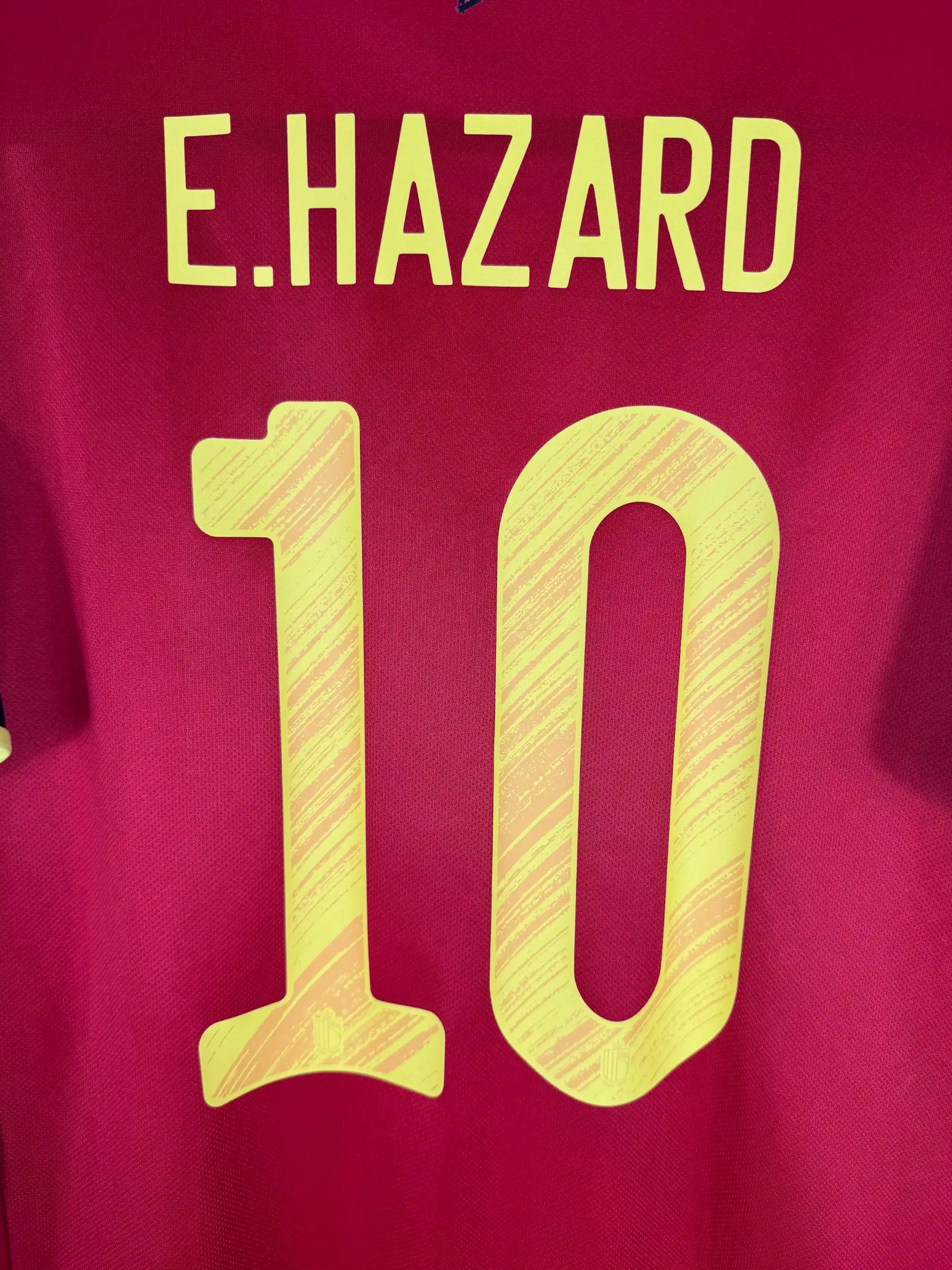 Détail flocage E.Hazard N°10 et patch UEFA Euro 2020 sur maillot Belgique domicile dernière grande compétition Hazard capitaine star