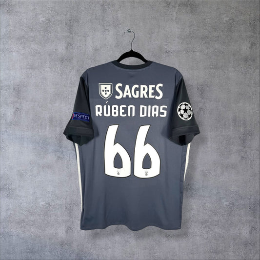 Dos du maillot Benfica 2017-2018 extérieur gris avec flocage RÚBEN DIAS numéro 66 et sponsor Sagres