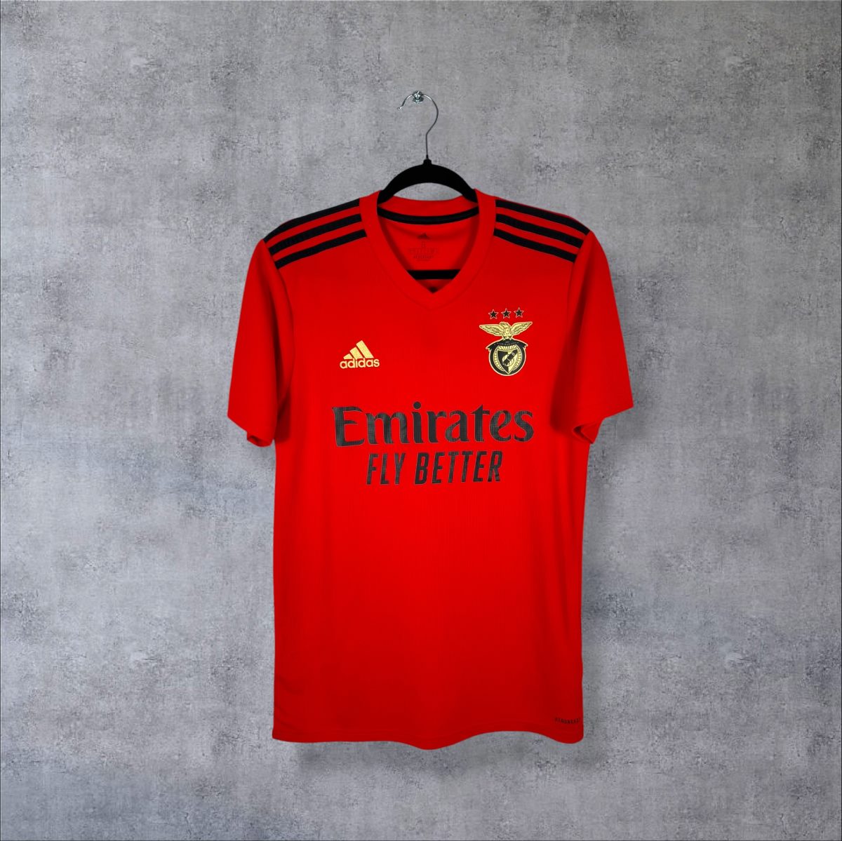 Maillot Benfica domicile 2020-2021 adidas de face, sponsor Emirates Fly Better